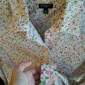 Adorable floral button up. Talbots